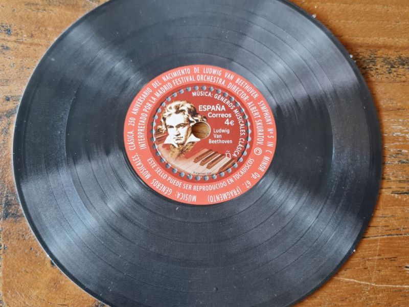 Completar una col·lecció i descobrir que un segell&nbsp;sona